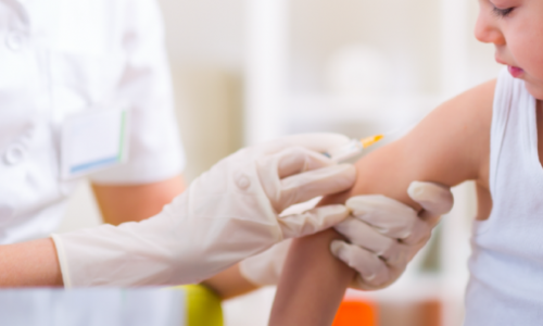 Por que eu preciso vacinar os meus filhos contra a Meningite?